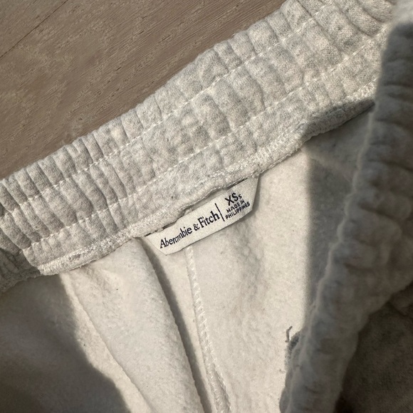 Abercrombie Light Gray Sunday Wide-Leg Sweatpants - Picture 3 of 5